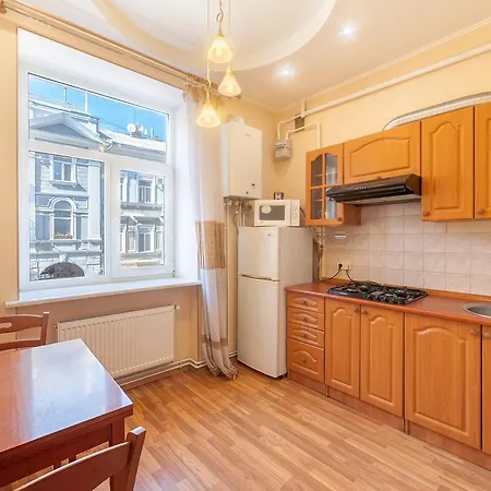 Apartment Near Opera Theatre *