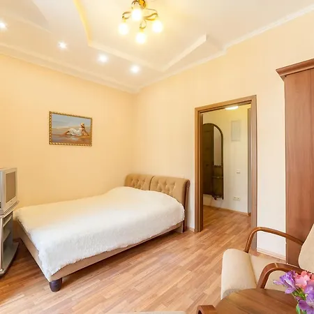 Apartment Near Opera Theatre *