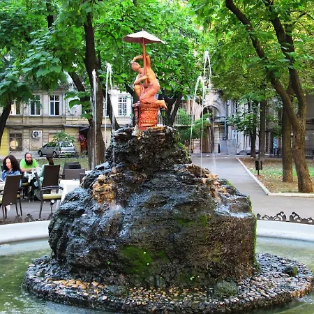 Апартаменты Near Opera Theatre